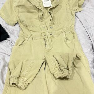 Zara Stylish gilrs Jumpsuit in khaki
